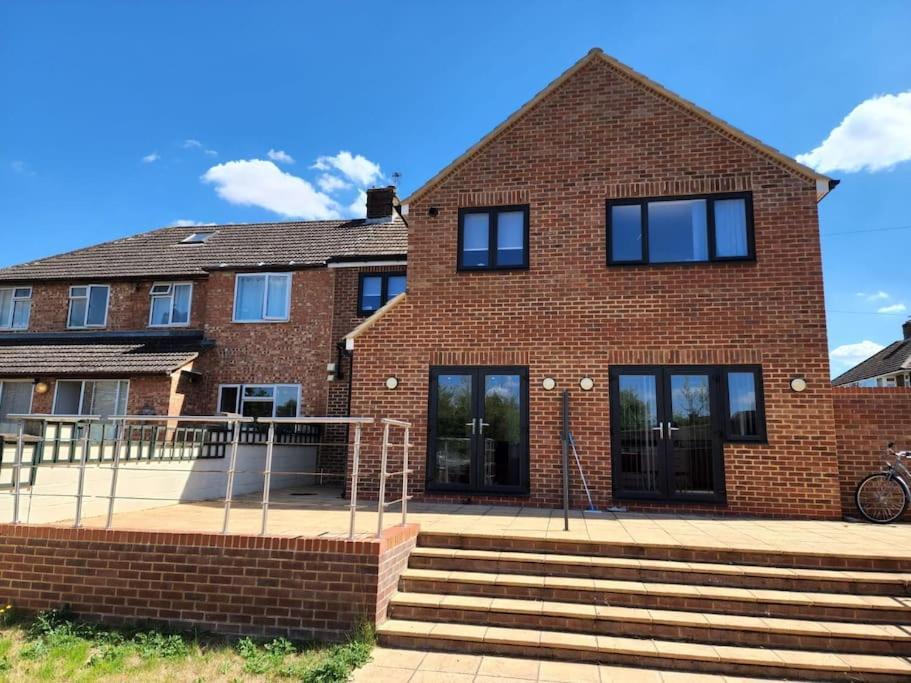 Hazel 1-Bedroom Cousy Flat, Parking, Wifi, Prime Location, Close To Blenheim Palace & Oxford Кидлингтън Екстериор снимка