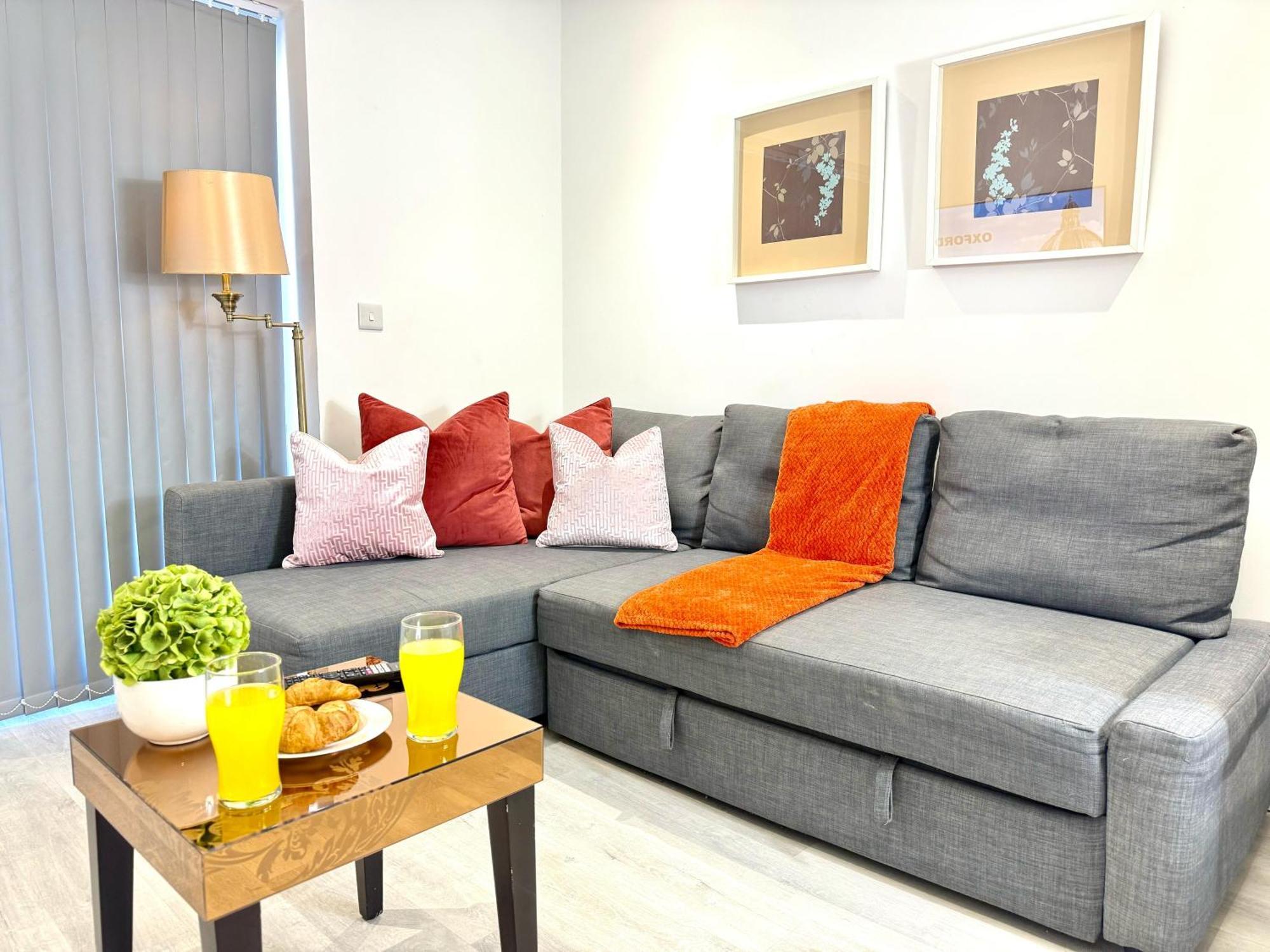Hazel 1-Bedroom Cousy Flat, Parking, Wifi, Prime Location, Close To Blenheim Palace & Oxford Кидлингтън Екстериор снимка