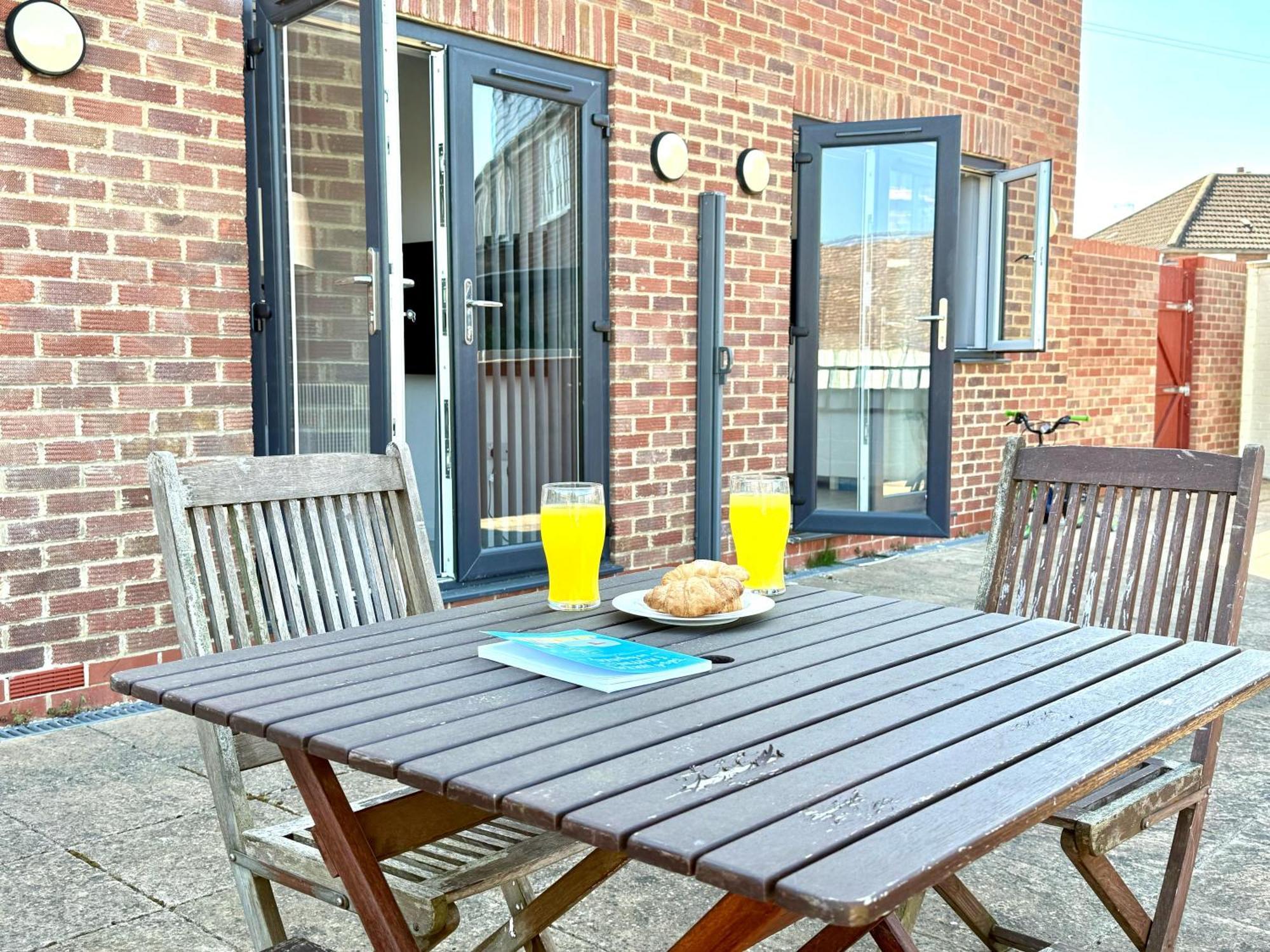 Hazel 1-Bedroom Cousy Flat, Parking, Wifi, Prime Location, Close To Blenheim Palace & Oxford Кидлингтън Екстериор снимка