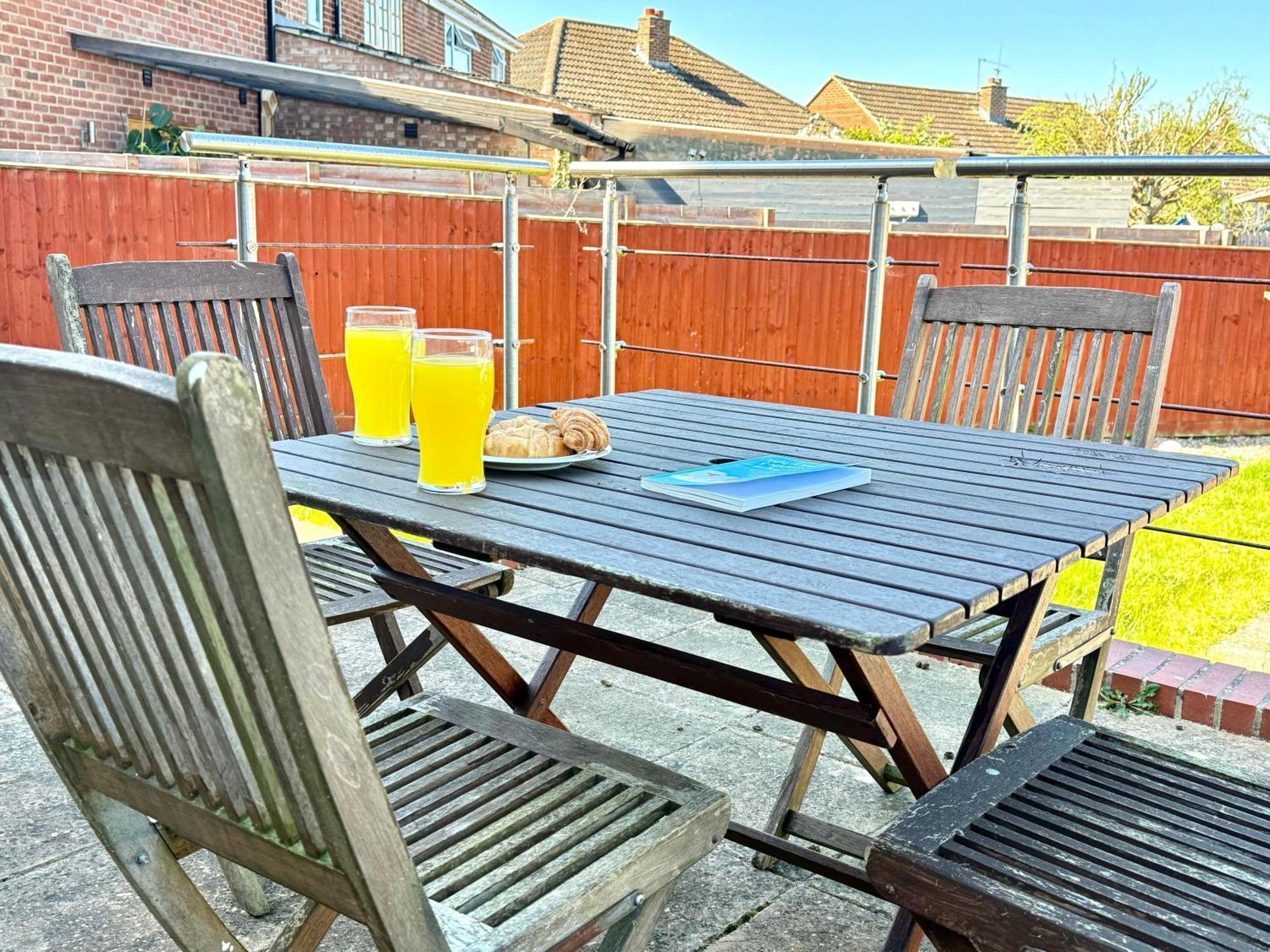 Hazel 1-Bedroom Cousy Flat, Parking, Wifi, Prime Location, Close To Blenheim Palace & Oxford Кидлингтън Екстериор снимка