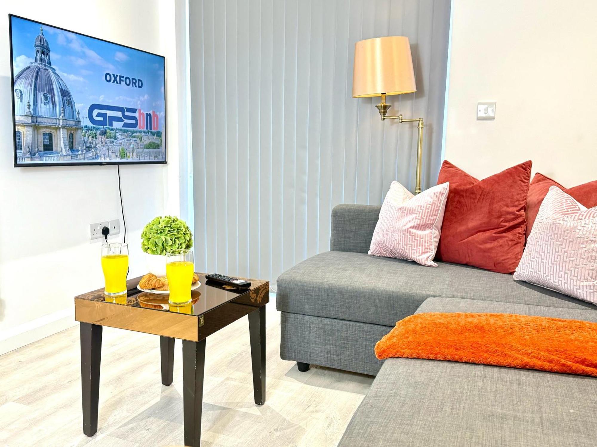 Hazel 1-Bedroom Cousy Flat, Parking, Wifi, Prime Location, Close To Blenheim Palace & Oxford Кидлингтън Екстериор снимка