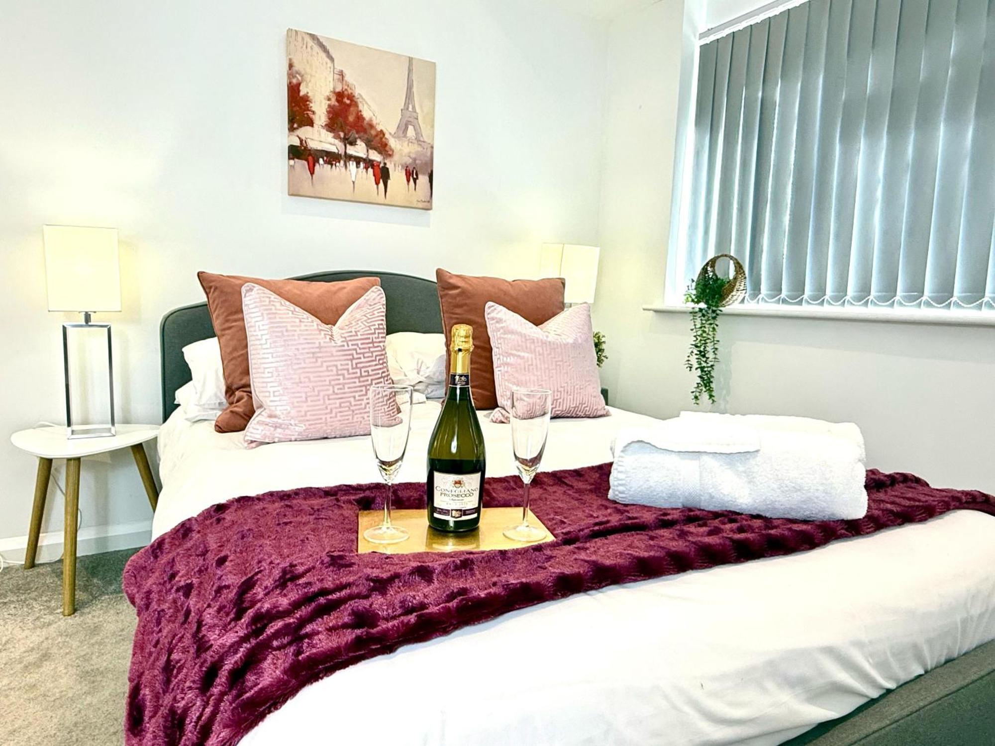 Hazel 1-Bedroom Cousy Flat, Parking, Wifi, Prime Location, Close To Blenheim Palace & Oxford Кидлингтън Екстериор снимка