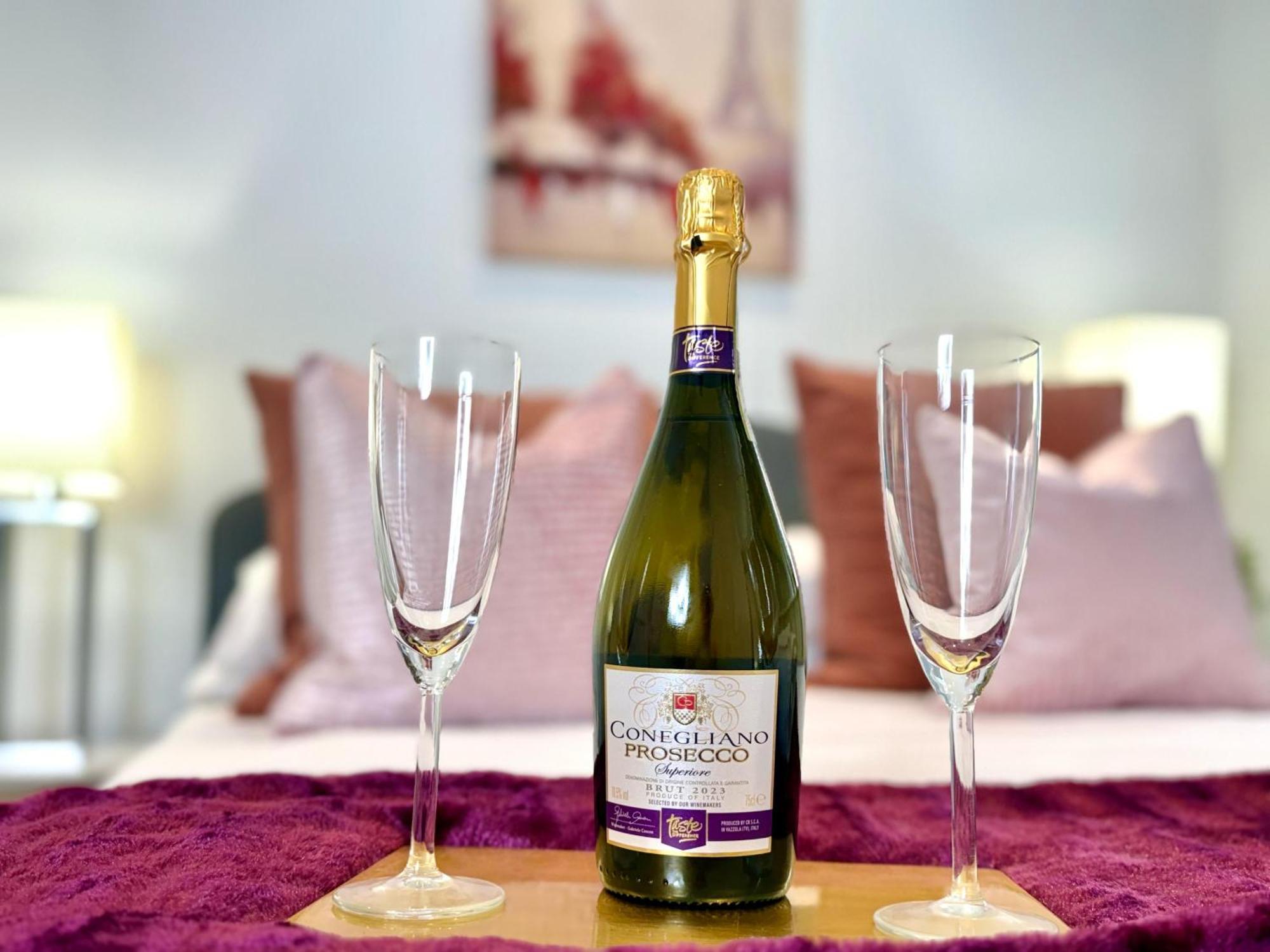 Hazel 1-Bedroom Cousy Flat, Parking, Wifi, Prime Location, Close To Blenheim Palace & Oxford Кидлингтън Екстериор снимка