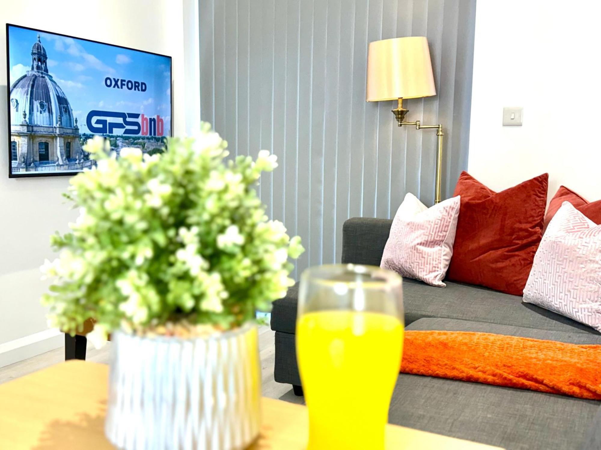 Hazel 1-Bedroom Cousy Flat, Parking, Wifi, Prime Location, Close To Blenheim Palace & Oxford Кидлингтън Екстериор снимка